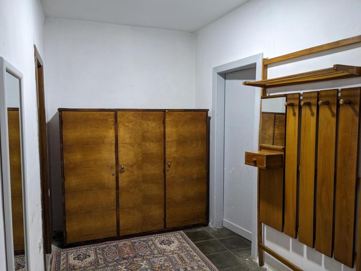 Communist Style Room Шкодер Екстер'єр фото