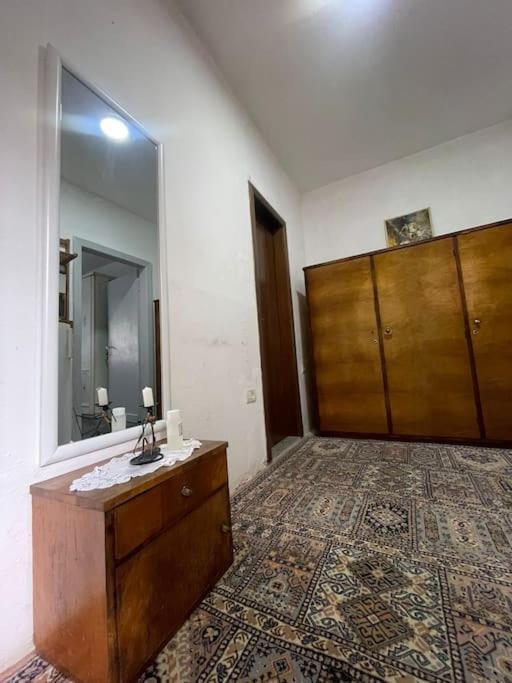 Communist Style Room Шкодер Екстер'єр фото