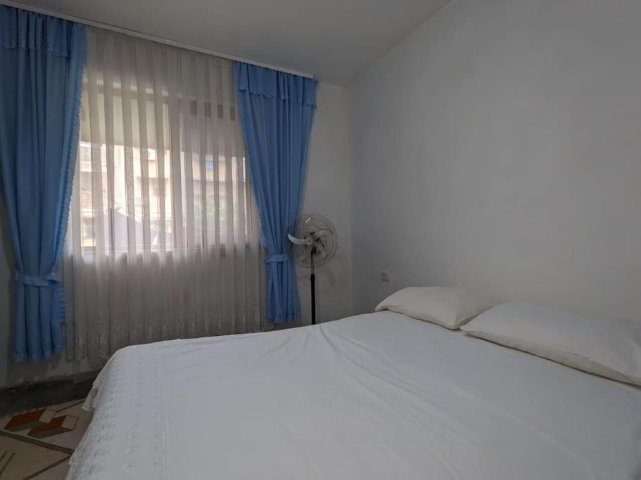 Communist Style Room Шкодер Екстер'єр фото
